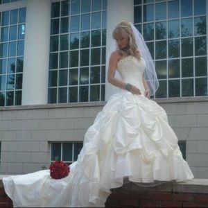 Maggie Sottero Capri Marie Ivory Wedding Gown